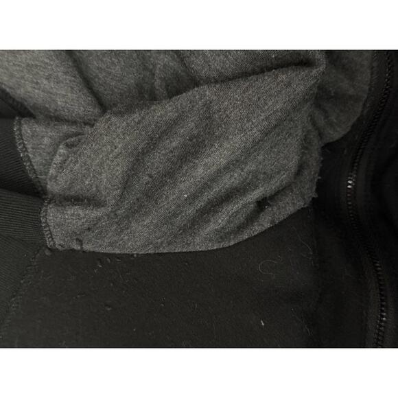 🆕LISTING🆕 Elie Tahari fun design top - Picture 11 of 11